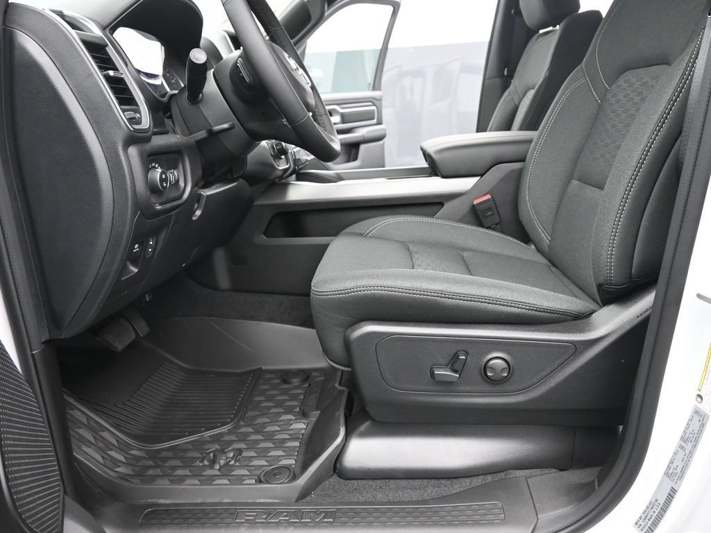 New 2026 RAM 1500 Big Horn AWD/4WD image 10