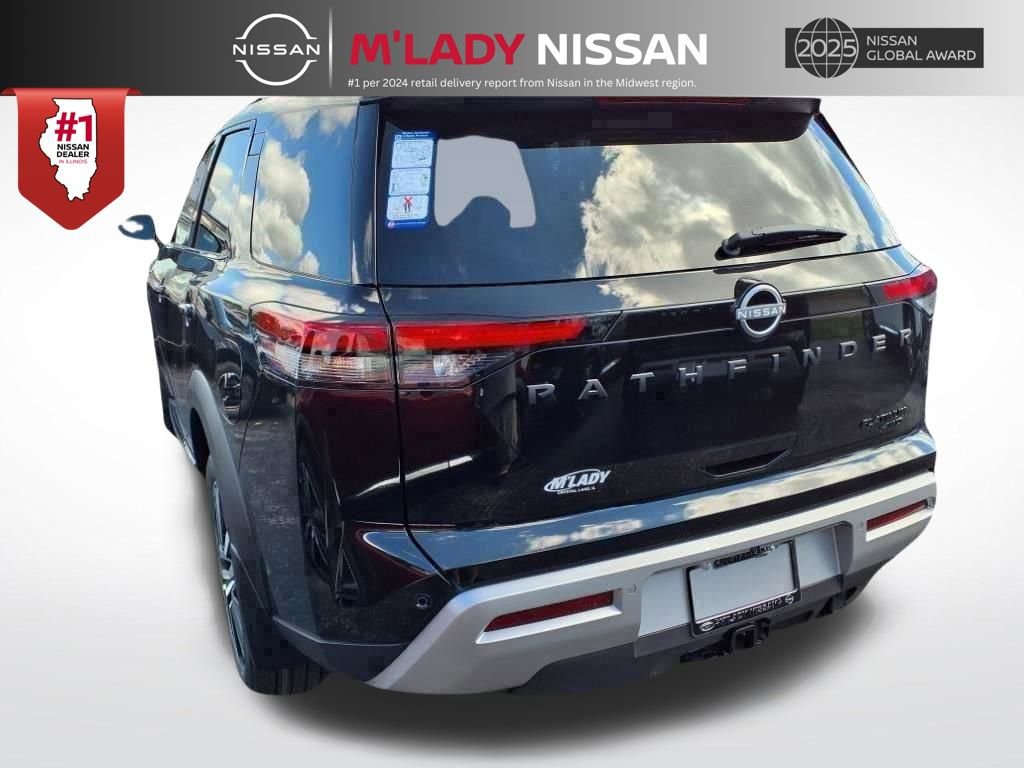 New 2025 Nissan Pathfinder Platinum w/ Black Appearance Package image 5
