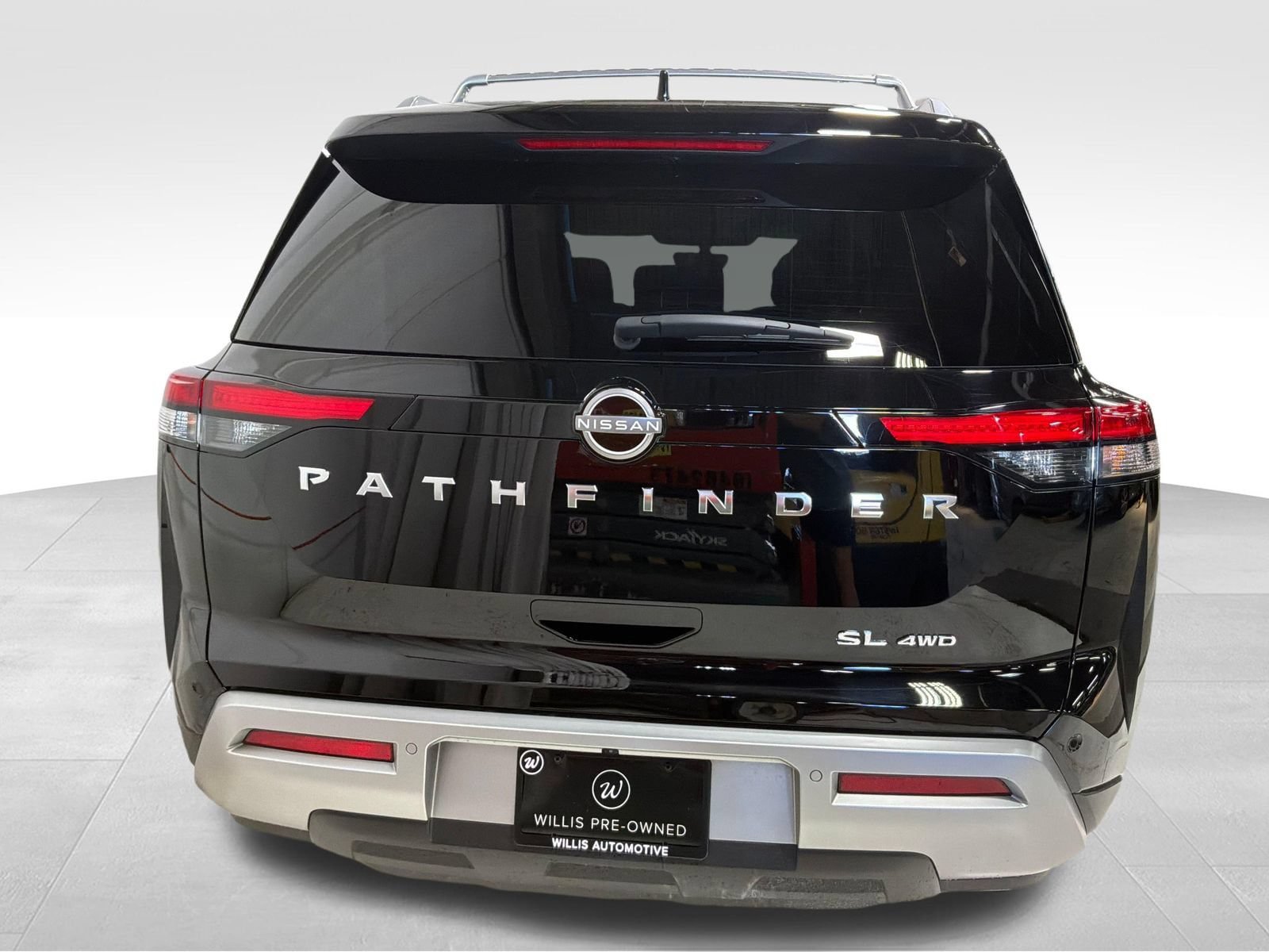 Used 2025 Nissan Pathfinder SL AWD/4WD image 6