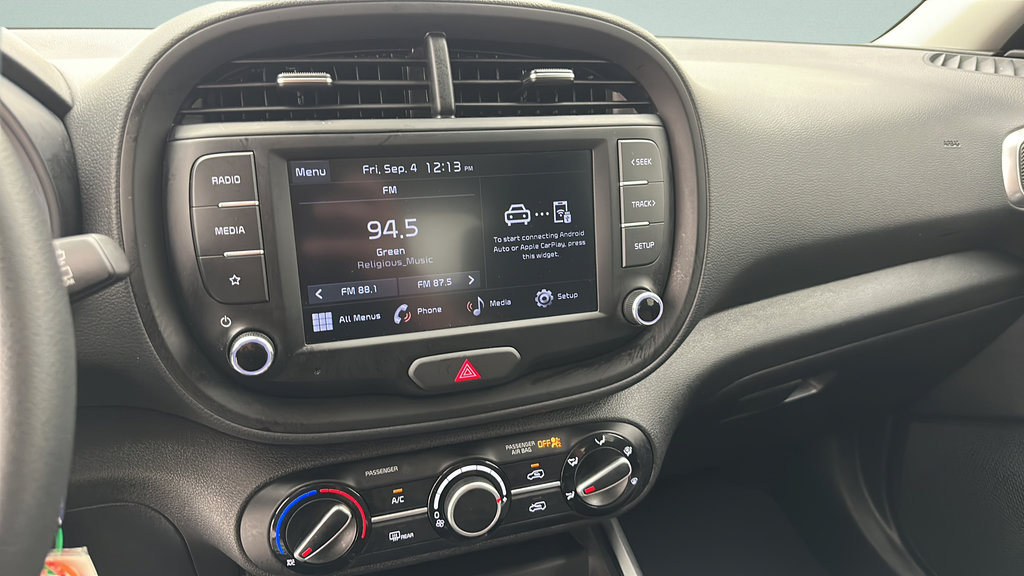 Used 2025 Kia Soul LX w/ LX Technology Package FWD image 16