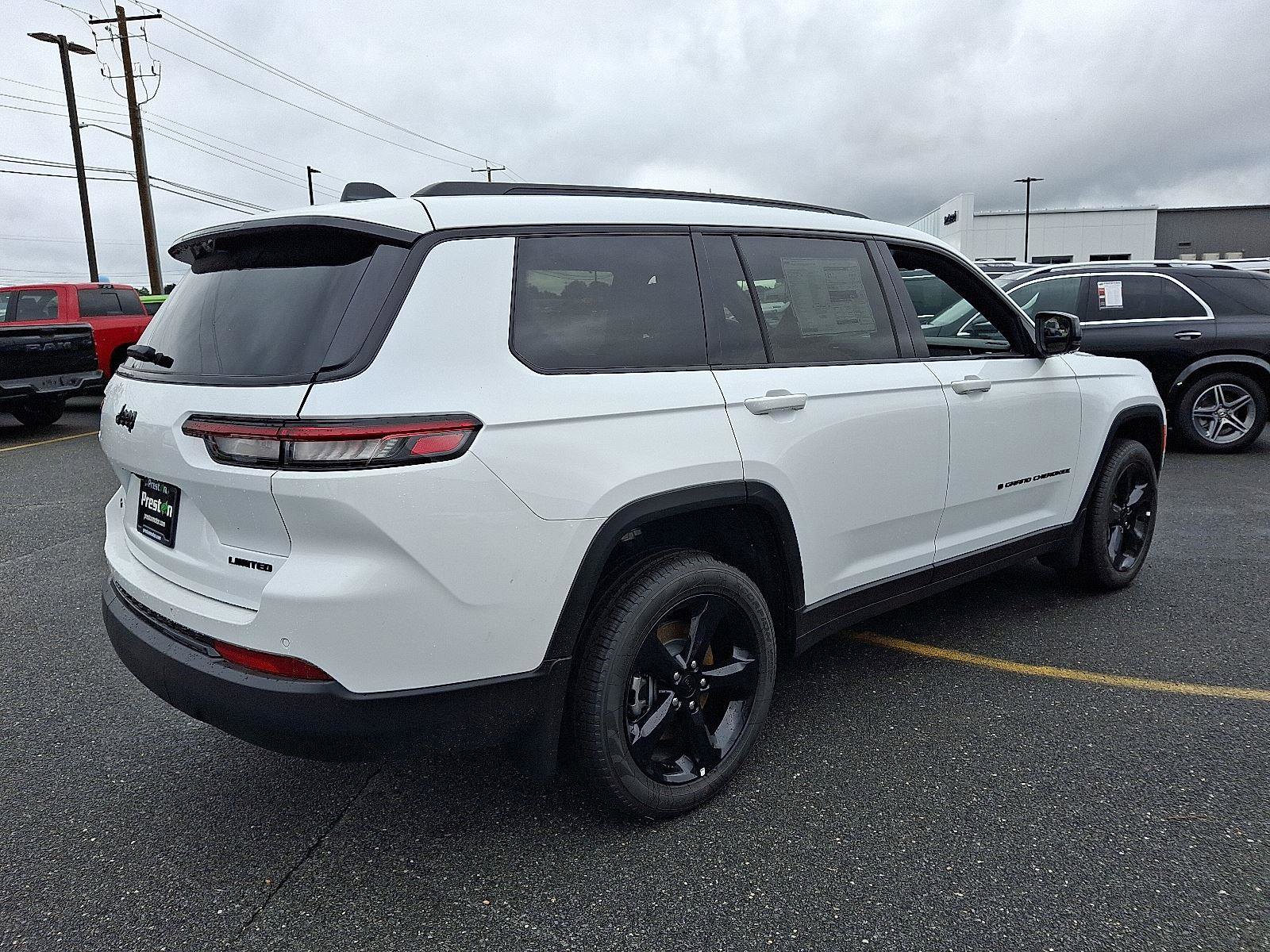 New 2025 Jeep Grand Cherokee L Limited w/ Luxury Tech Group II image 3