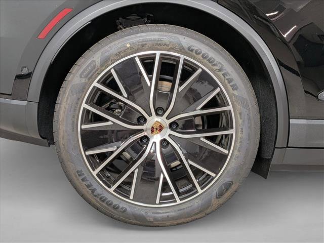 New 2026 Porsche Macan Electric image 27