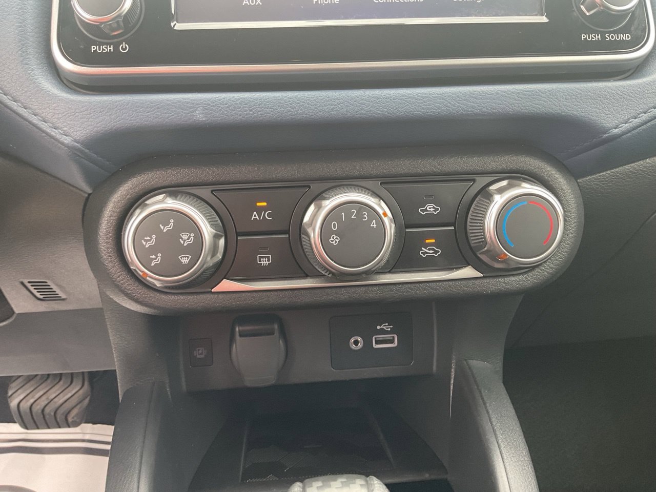 Used 2025 Nissan Versa SV FWD image 24
