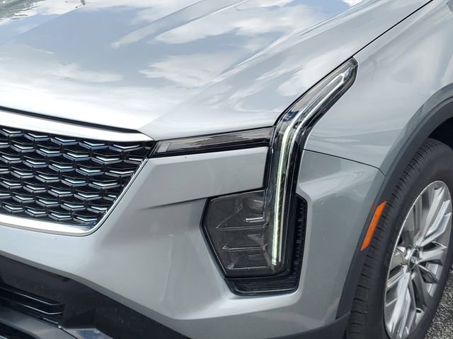 Used 2024 Cadillac XT4 Premium Luxury image 9