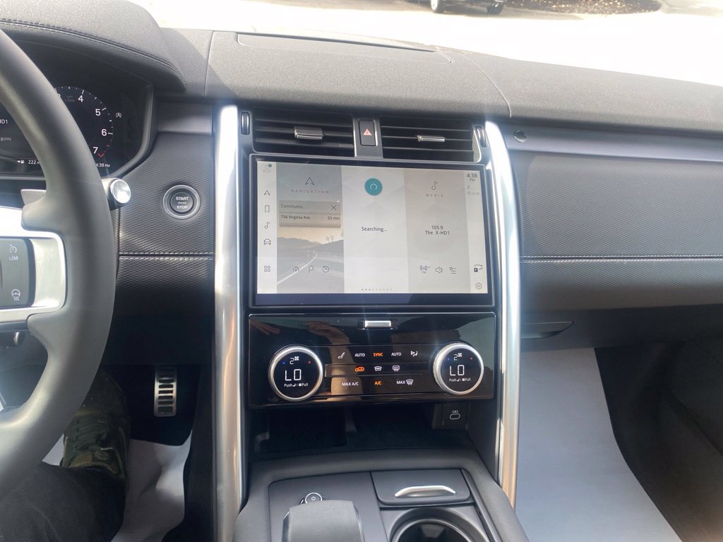 Used 2025 Land Rover Discovery Dynamic SE AWD/4WD image 19