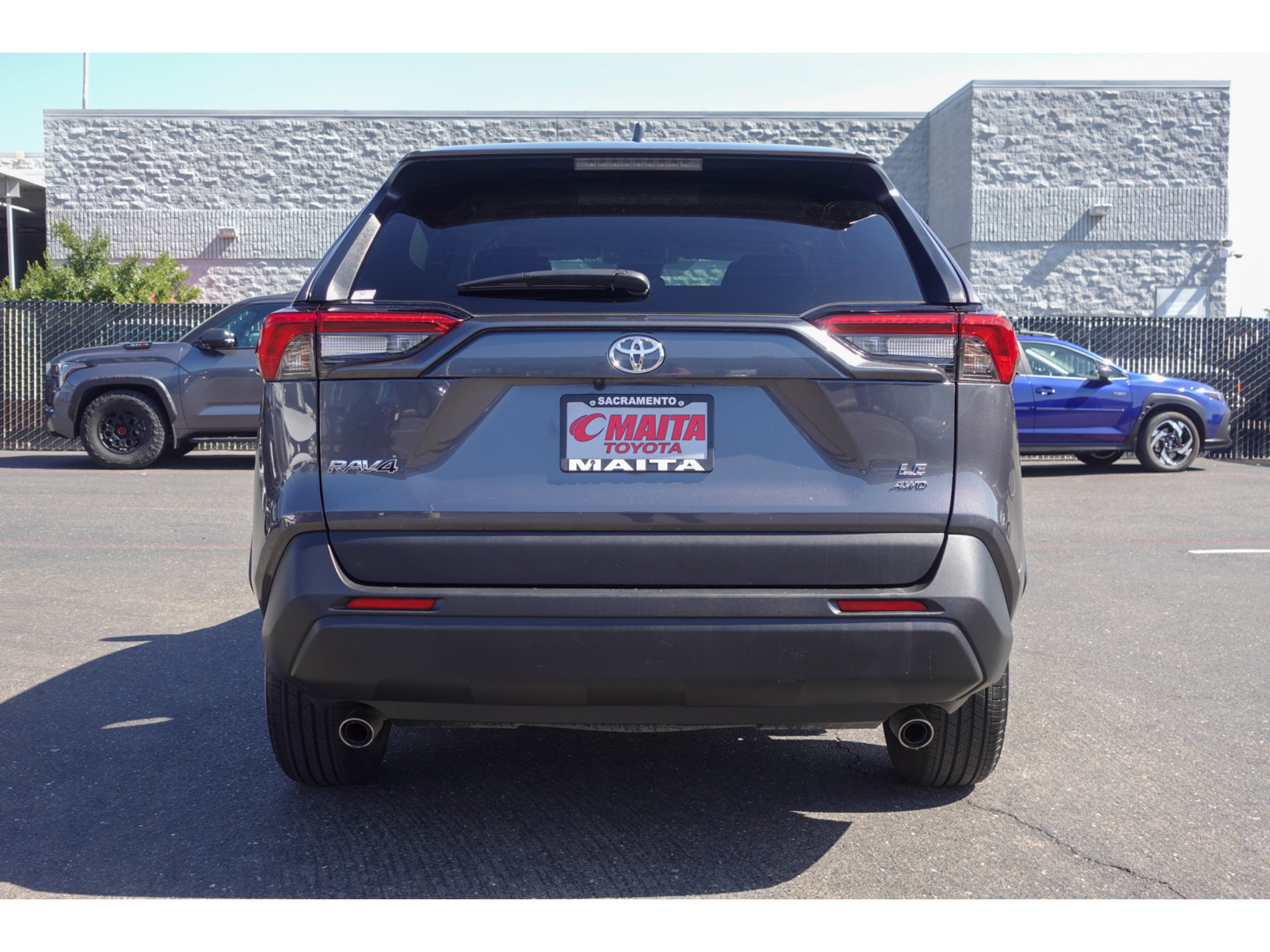 Used 2025 Toyota RAV4 LE AWD/4WD image 4