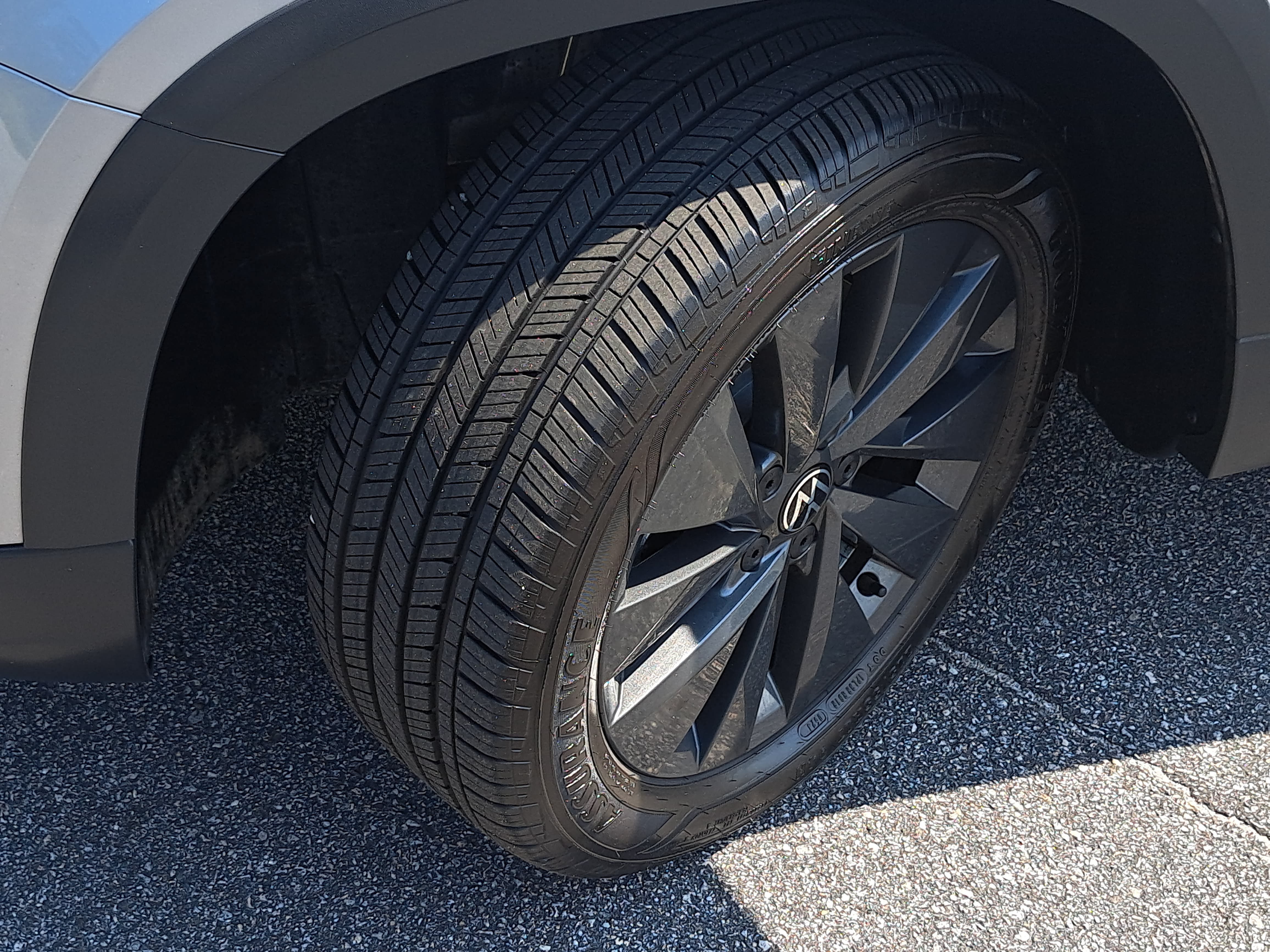 Certified 2024 Volkswagen Taos S FWD image 32