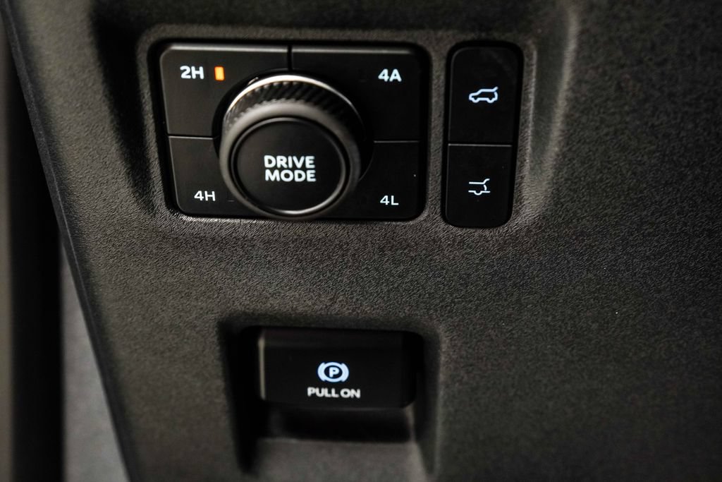 Used 2025 Ford Expedition Active AWD/4WD image 44