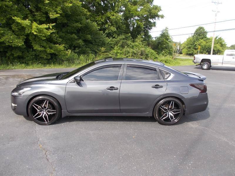 Used 2013 Nissan Altima 3.5 SL w/ Technology Pkg FWD image 3
