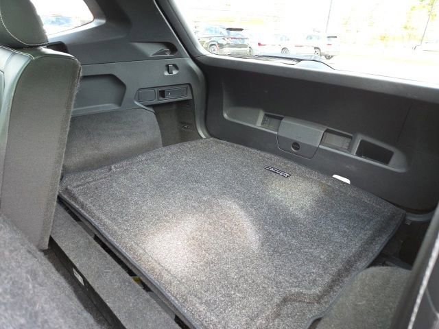 Certified 2024 Volkswagen Tiguan SEL R-Line image 27