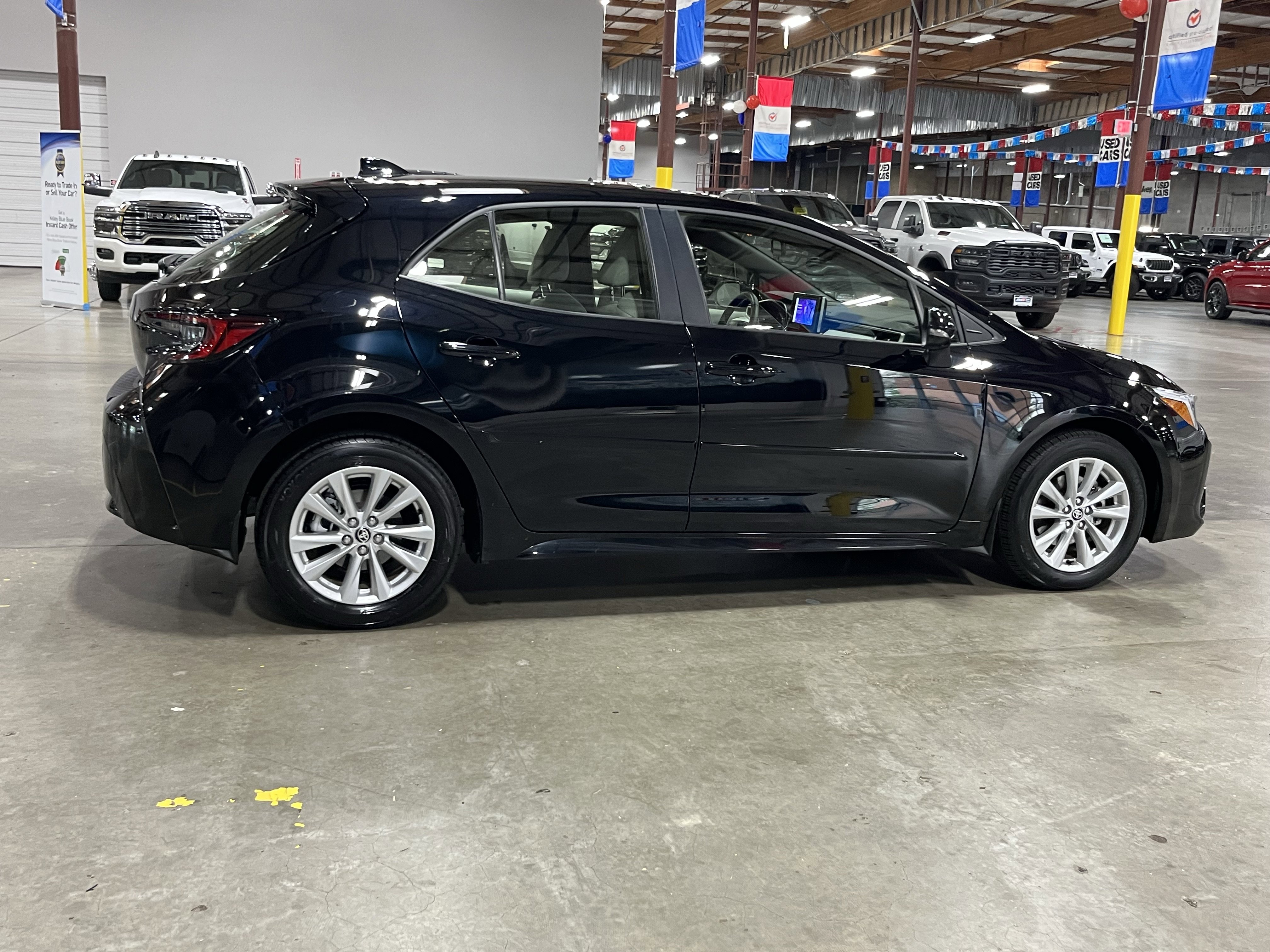 Used 2024 Toyota Corolla SE FWD image 6