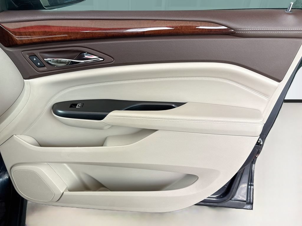 Used 2015 Cadillac SRX Luxury w/ Driver Awareness Package FWD image 25