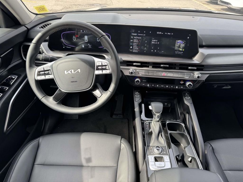 Used 2025 Kia Telluride S image 13