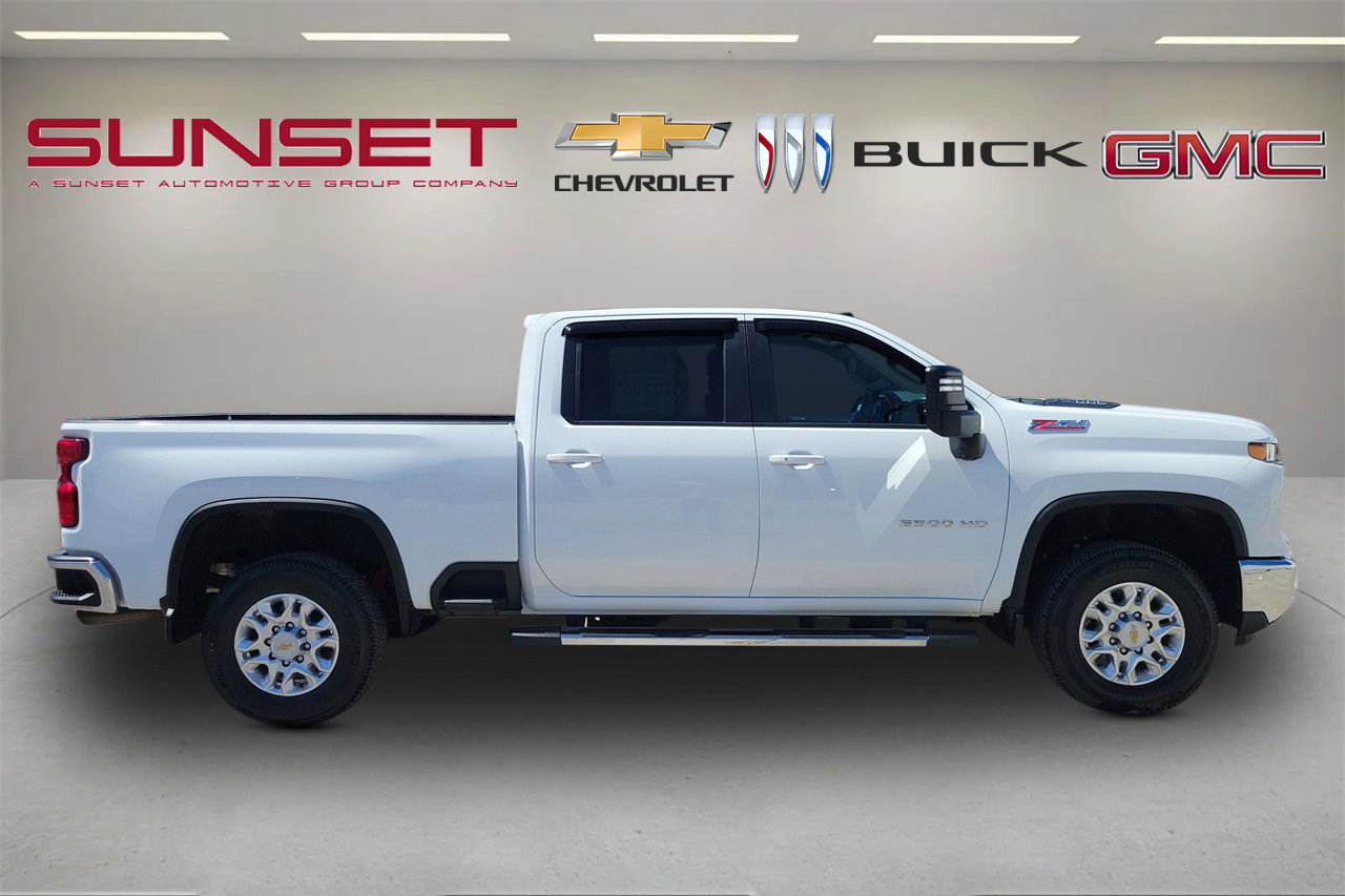 Certified 2024 Chevrolet Silverado 2500 LT AWD/4WD image 3
