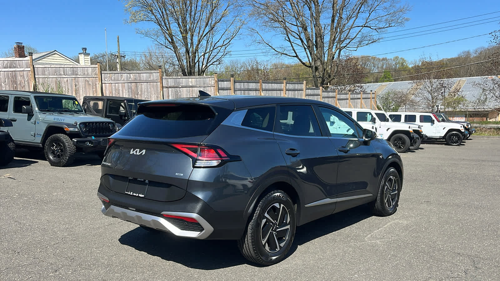 Used 2023 Kia Sportage LX AWD/4WD image 6