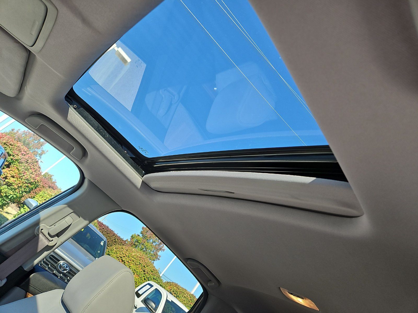 Used 2022 Honda CR-V Touring image 21