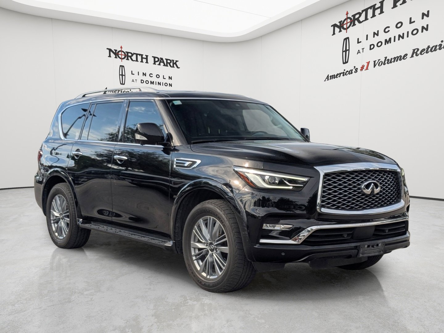 Used 2022 INFINITI QX80 Luxe w/ Cargo Package RWD image 4