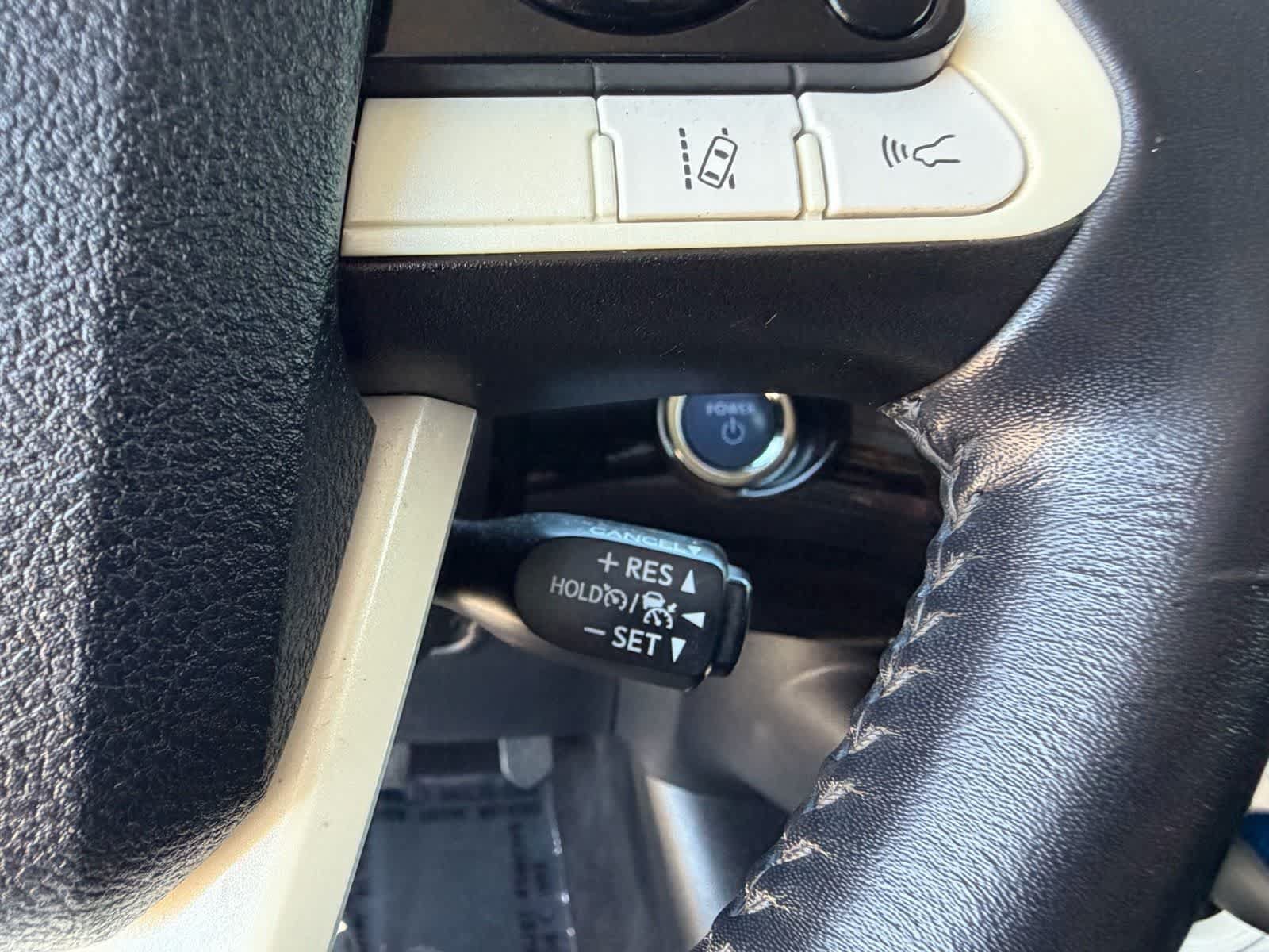 Used 2018 Toyota Prius Three FWD image 15