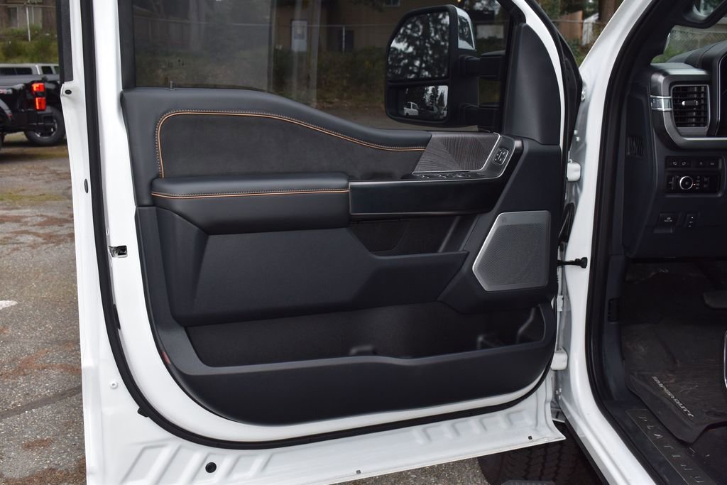 Used 2024 Ford F350 Platinum w/ FX4 Off-Road Package image 19