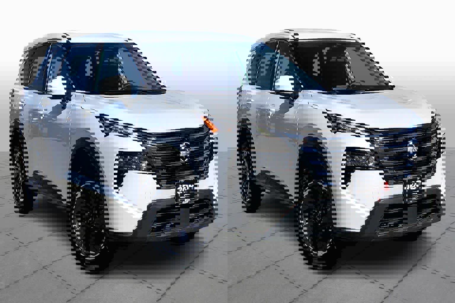 Used 2024 Nissan Rogue SV image 3