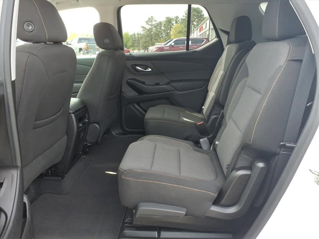 Used 2020 Chevrolet Traverse LT image 17