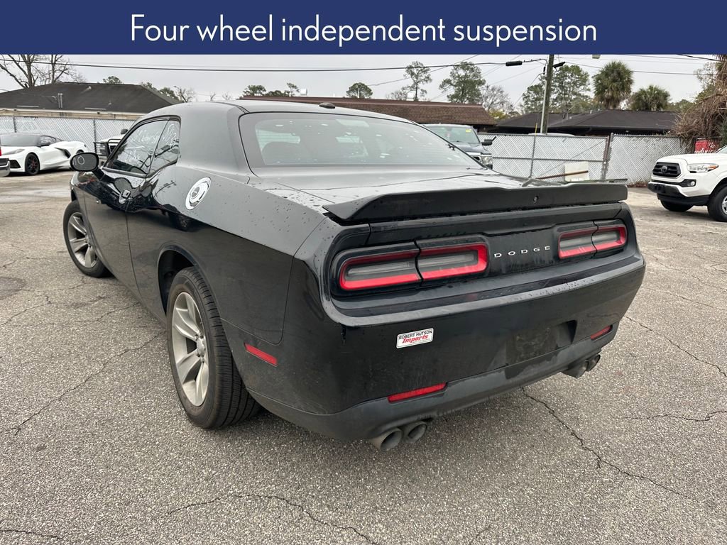 Used 2019 Dodge Challenger SXT image 3