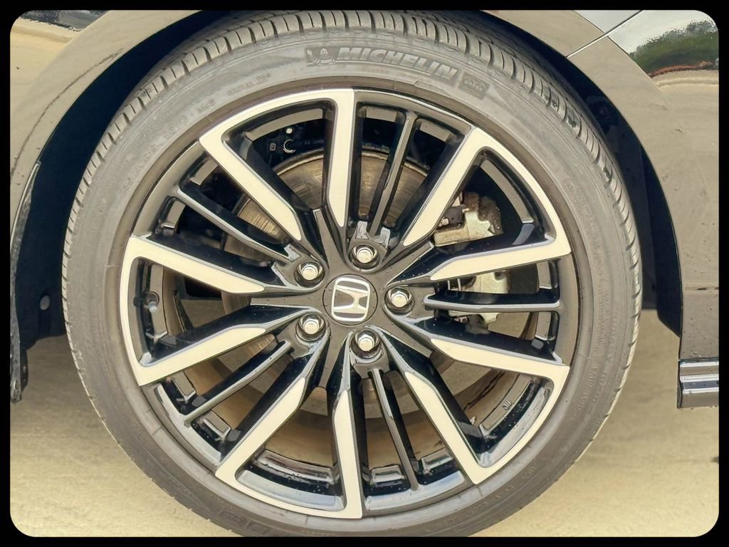 Used 2024 Honda Accord Touring image 7