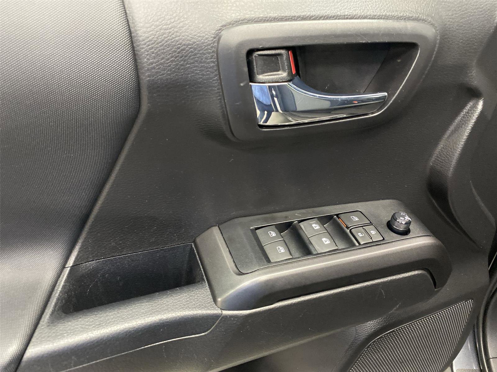 Used 2023 Toyota Tacoma TRD Off-Road w/ Black Out Package (TMS) AWD/4WD image 19