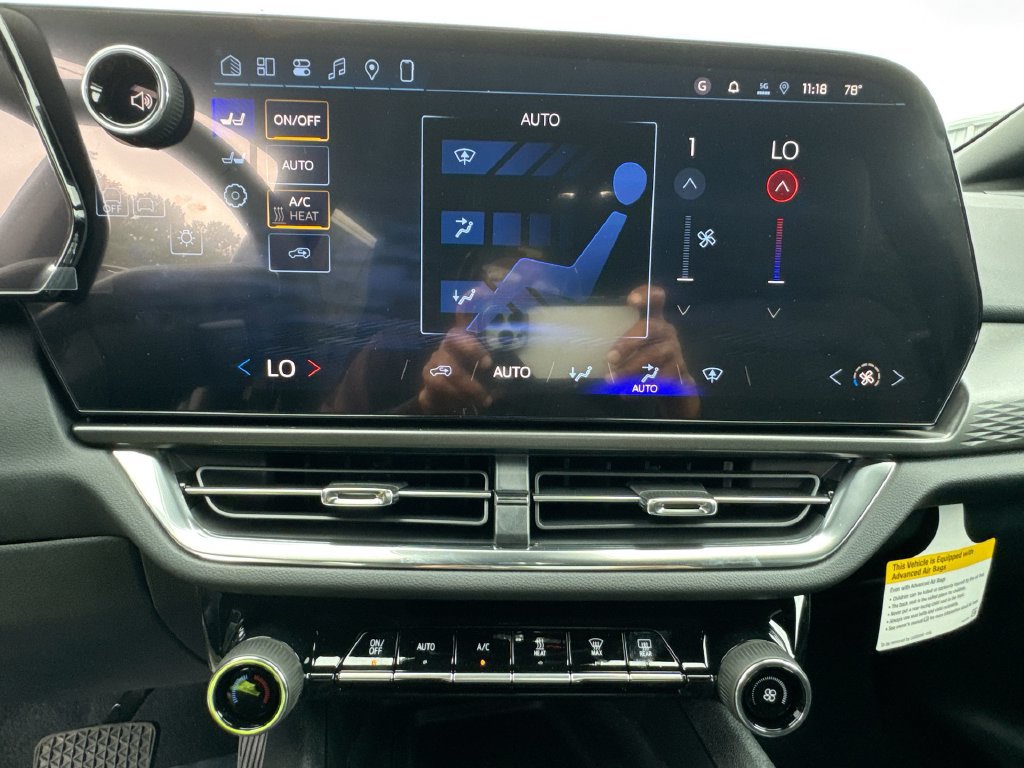 New 2026 Chevrolet Equinox EV LT FWD image 24