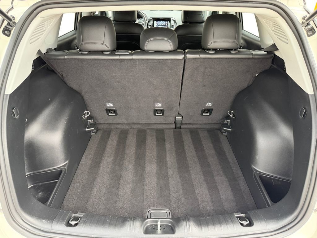 Used 2019 Jeep Compass Altitude image 21