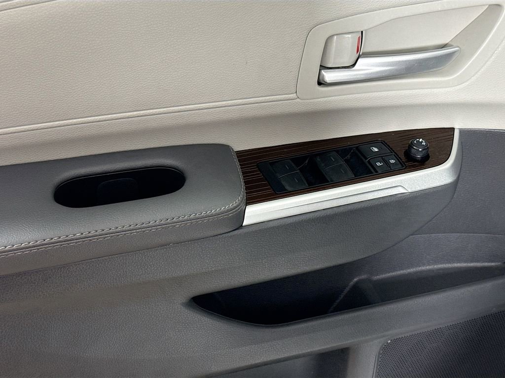 Certified 2022 Toyota Sienna XLE FWD image 16