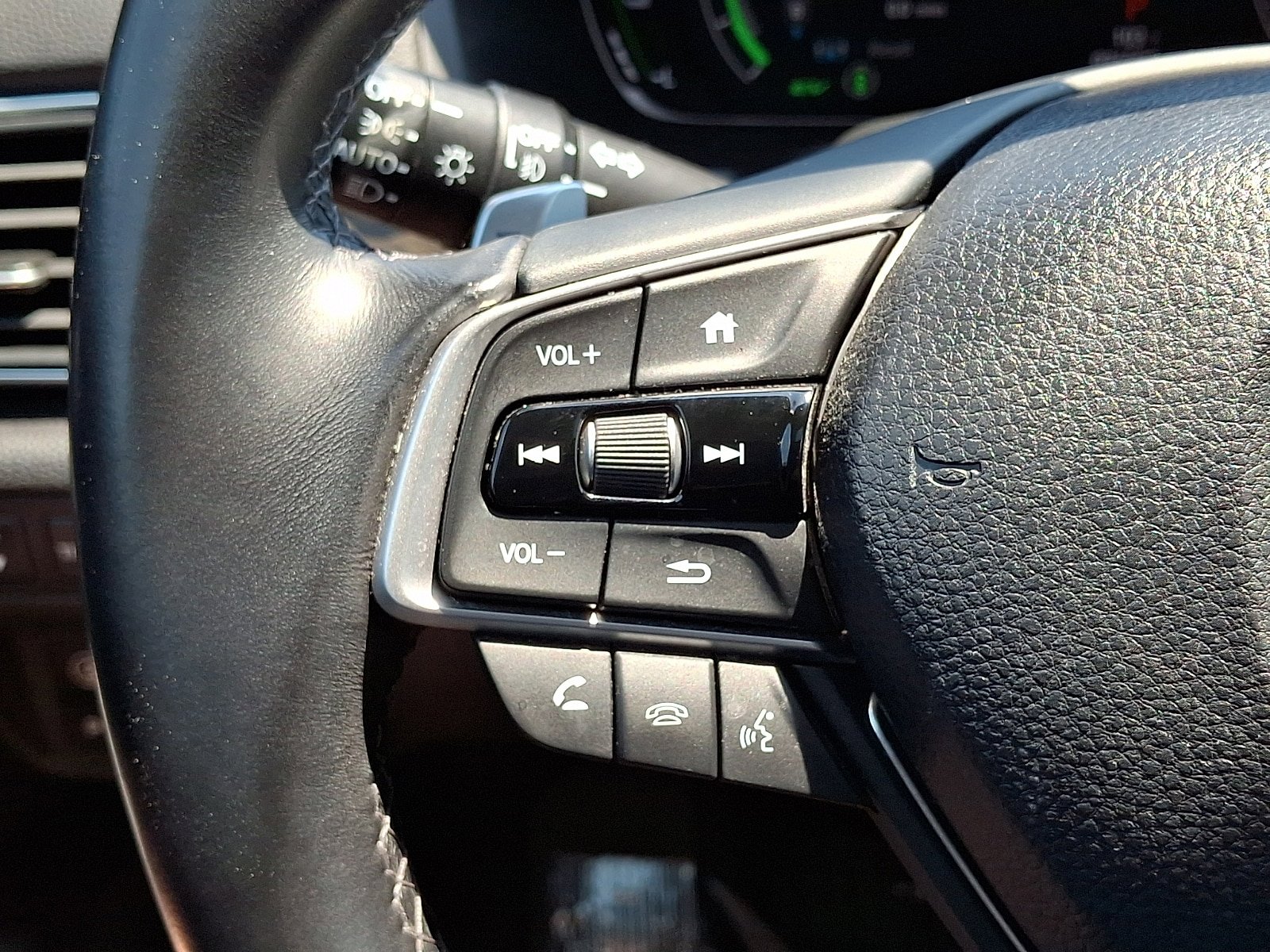 Used 2018 Honda Accord Touring image 22