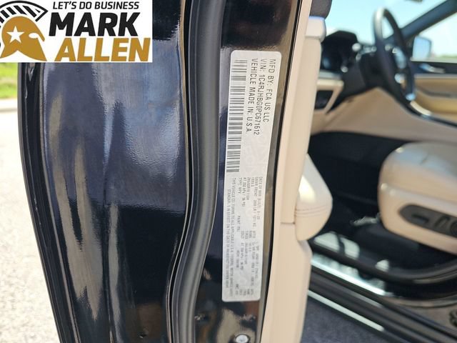 Used 2023 Jeep Grand Cherokee Limited AWD/4WD image 34
