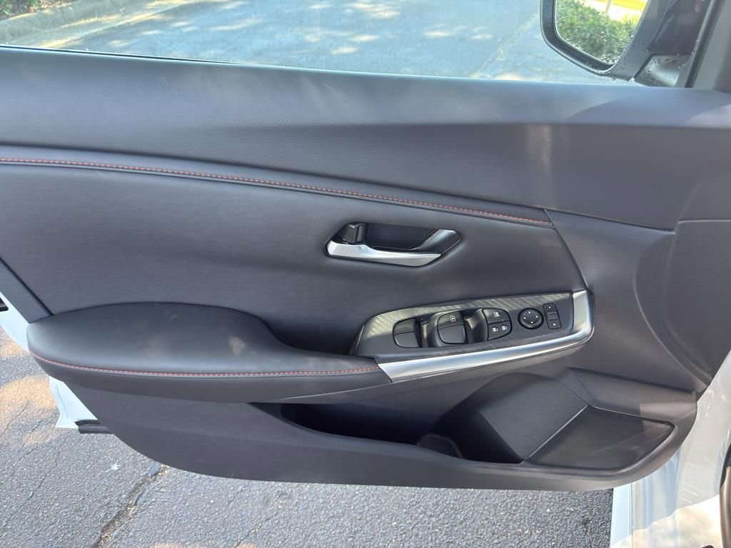 New 2025 Nissan Sentra SR image 17