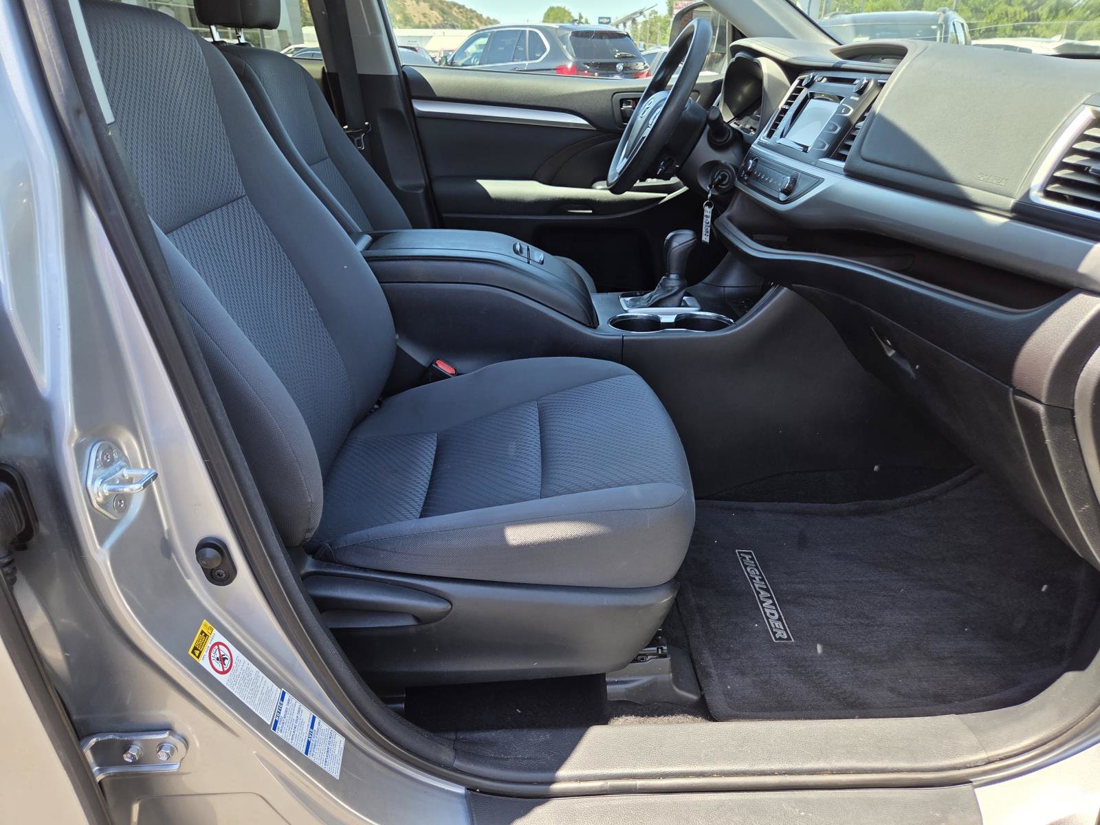 Used 2016 Toyota Highlander LE AWD/4WD image 21