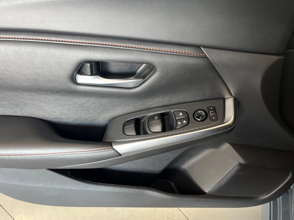Used 2025 Nissan Sentra SR FWD image 48