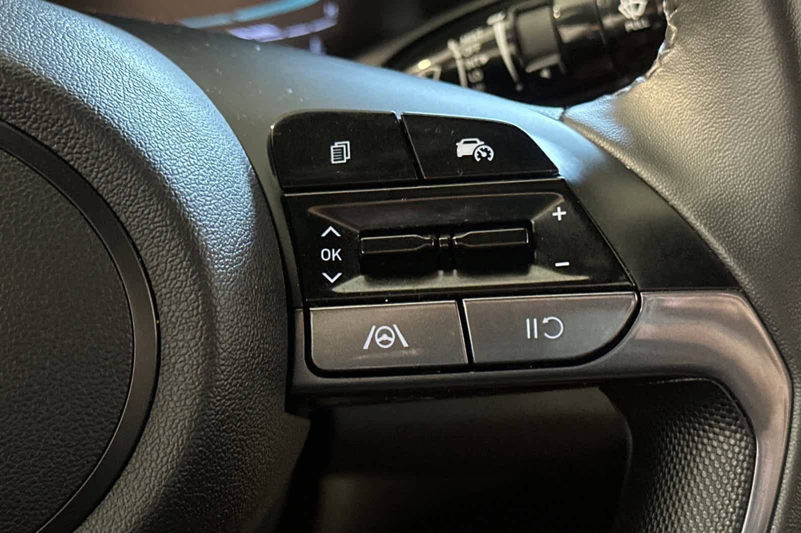 Used 2026 Hyundai Elantra Sport FWD image 27