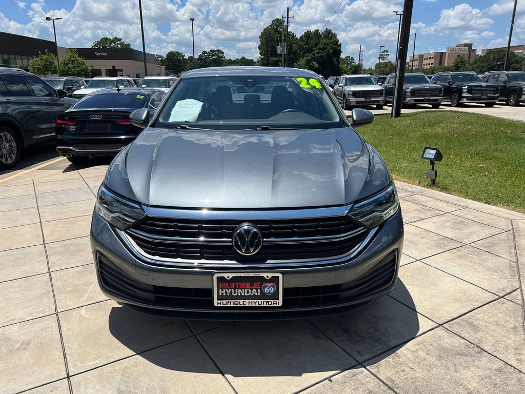 Used 2024 Volkswagen Jetta SE FWD video 2