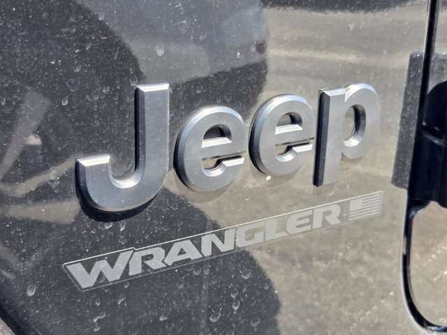 Used 2026 Jeep Wrangler Unlimited Sahara AWD/4WD image 18