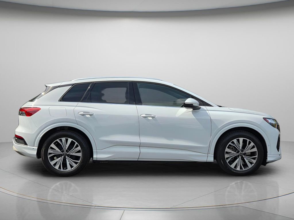 Used 2023 Audi Q4 e-tron Premium Plus w/ Premium Plus image 8