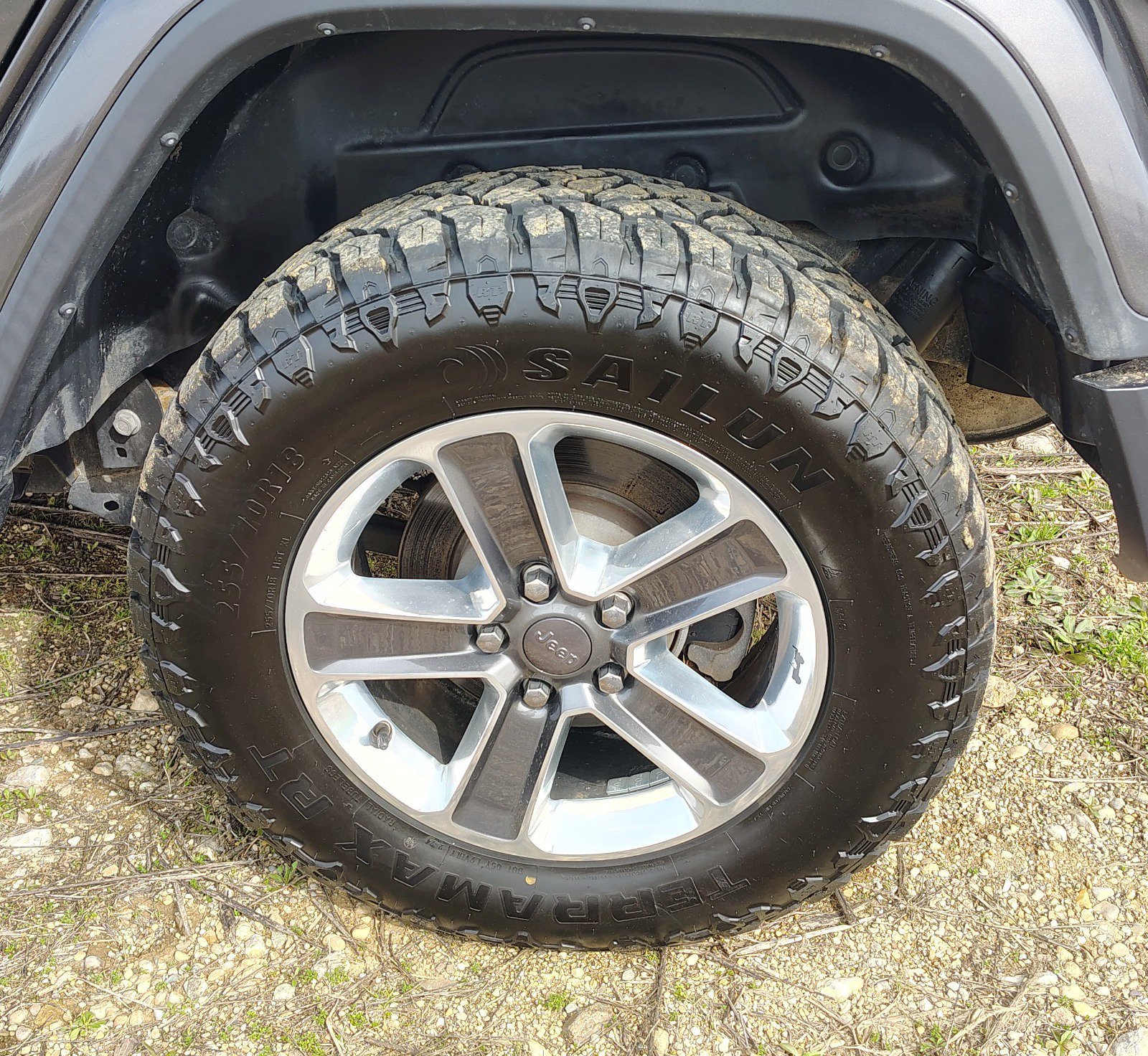 Used 2018 Jeep Wrangler Unlimited Sahara AWD/4WD image 14