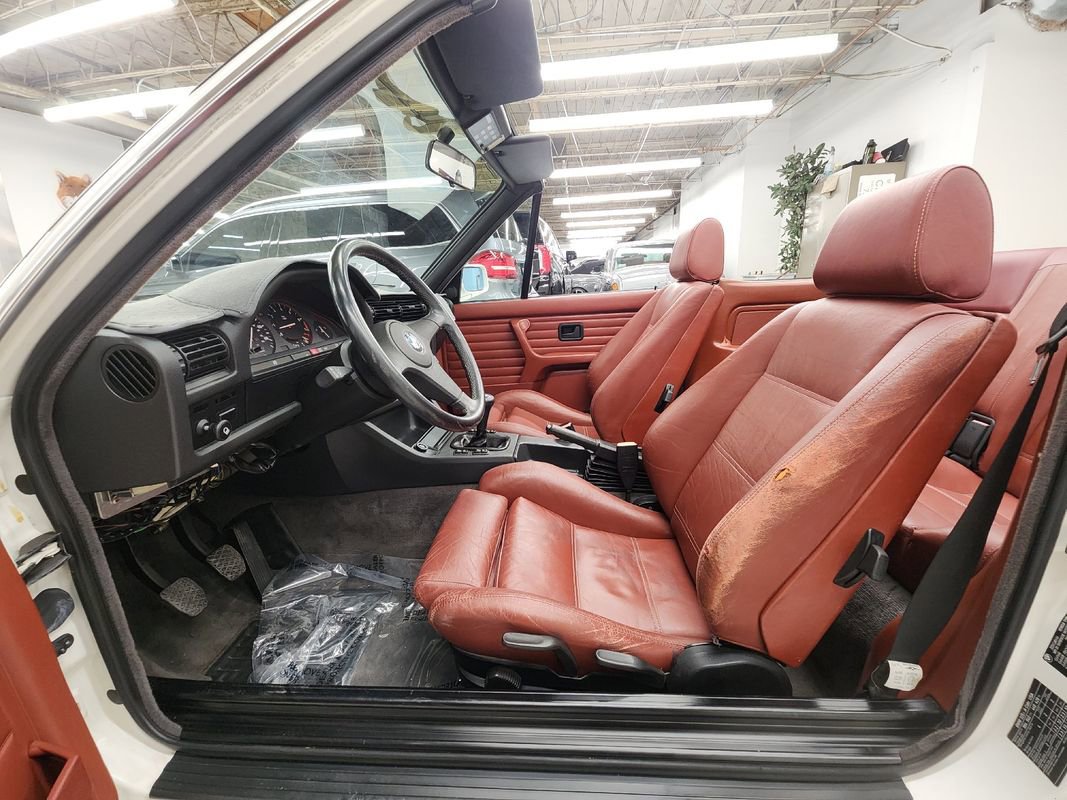 Used 1987 BMW 325i Convertible image 31