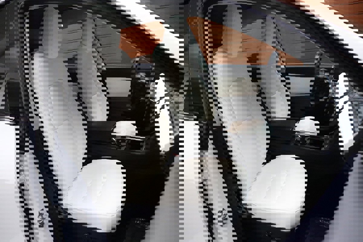 Used 2022 Tesla Model Y Long Range image 39