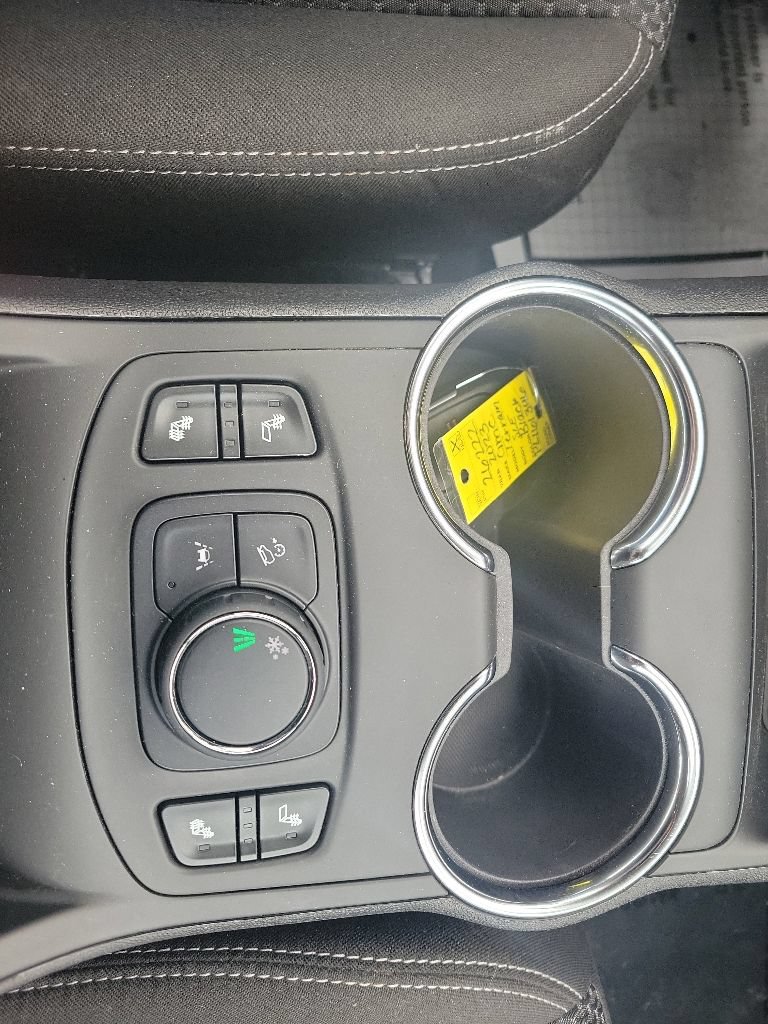 Used 2023 GMC Terrain SLE w/ Driver Convenience Package FWD image 16