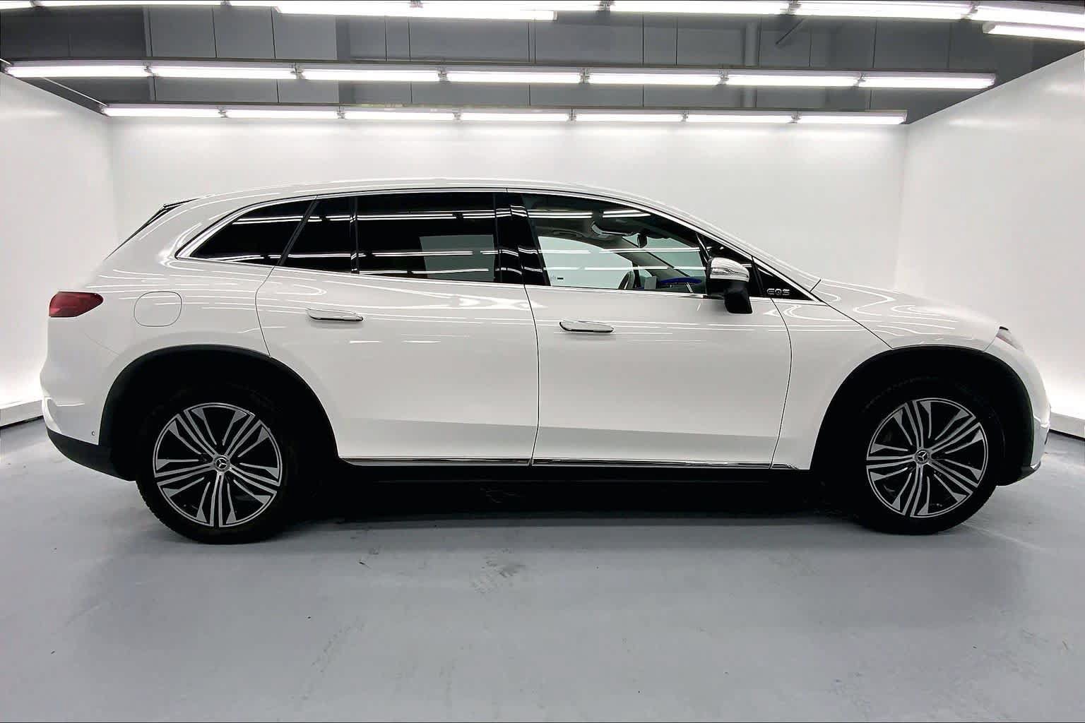 Certified 2023 Mercedes-Benz EQS 450+ SUV image 6