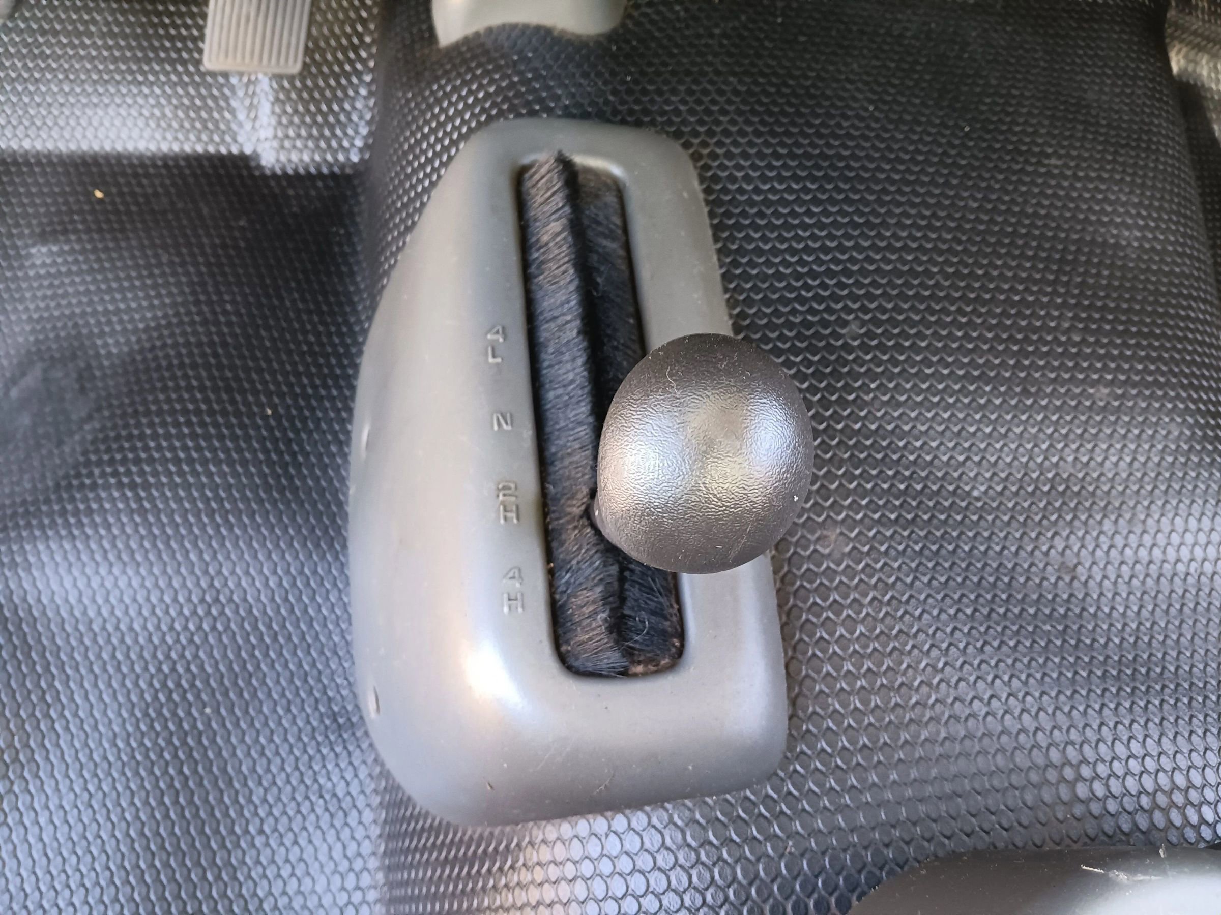 Used 2006 Chevrolet Silverado 3500 4x4 Regular Cab w/ Heavy-Duty Power Package image 15