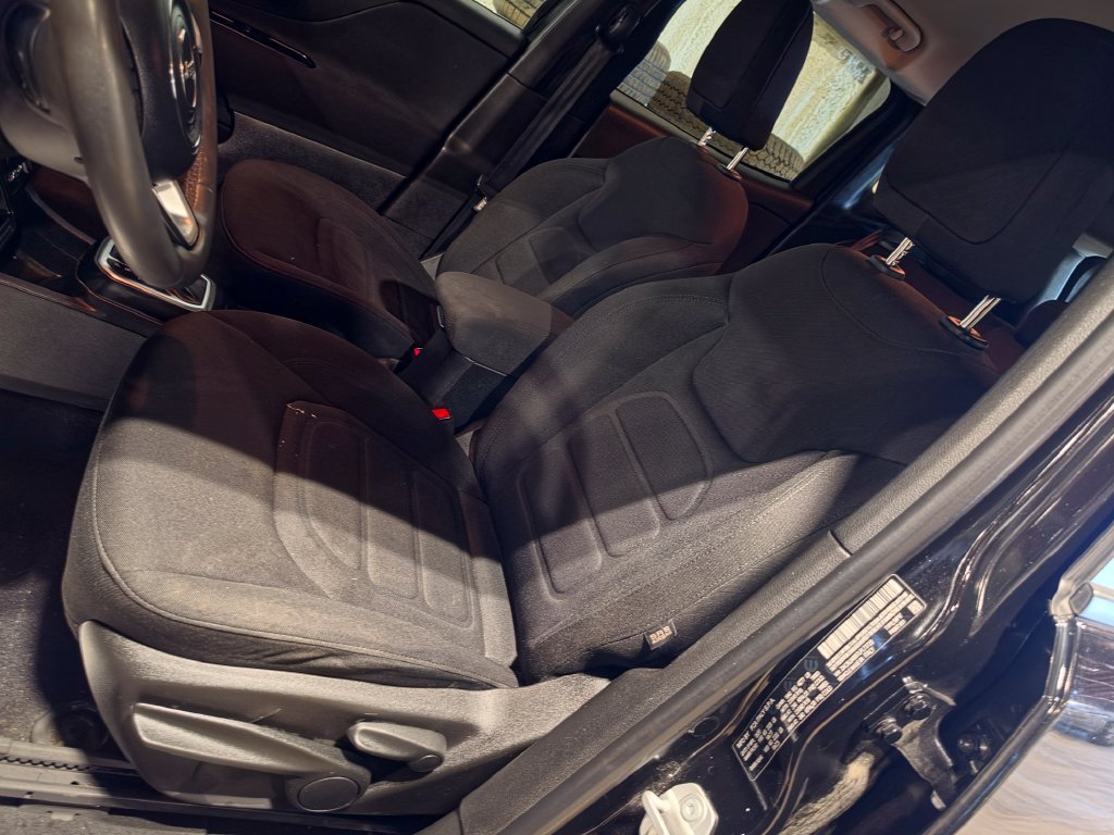 Used 2020 Jeep Renegade Latitude FWD image 6