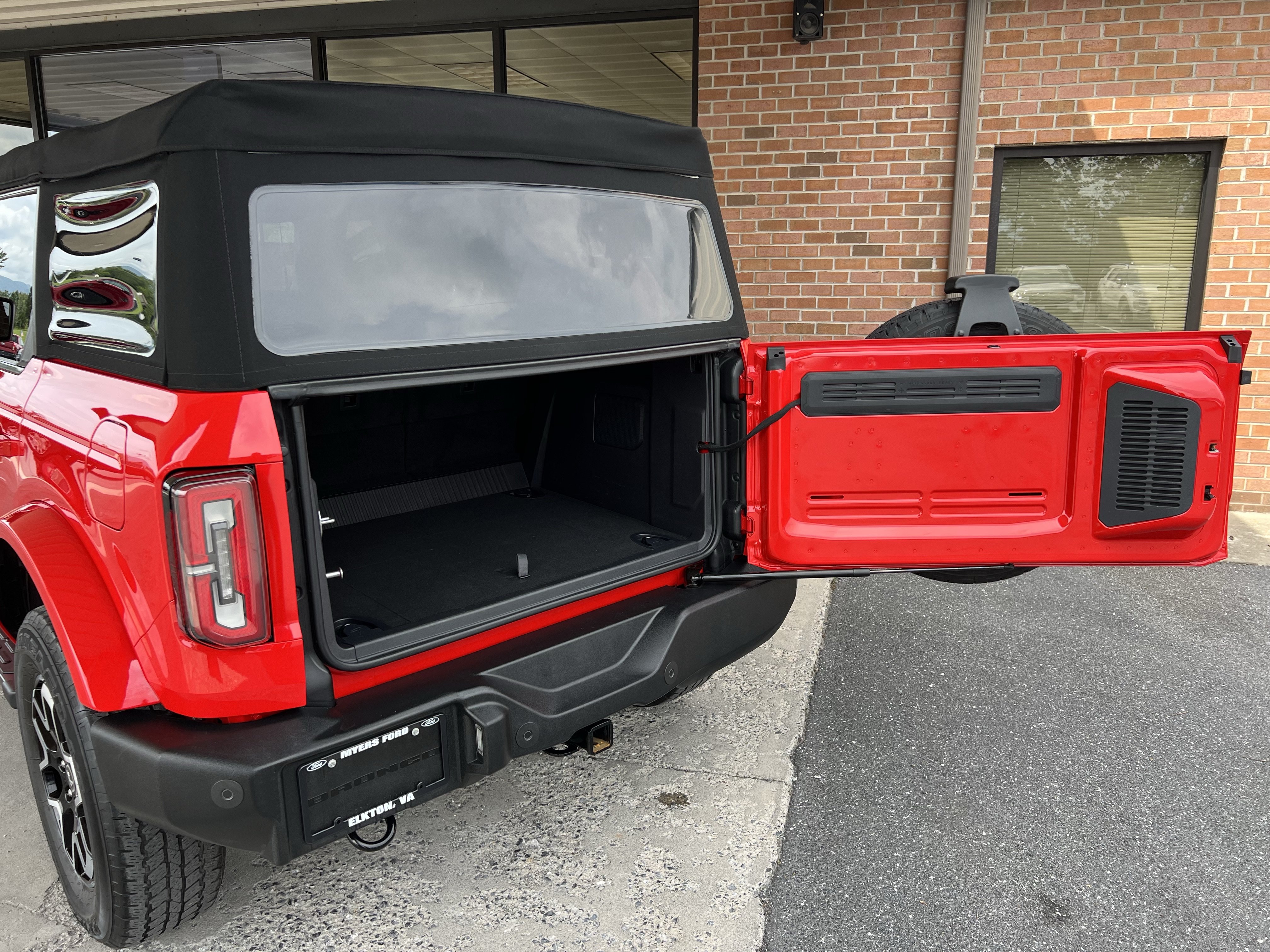 Used 2023 Ford Bronco Outer Banks AWD/4WD image 42