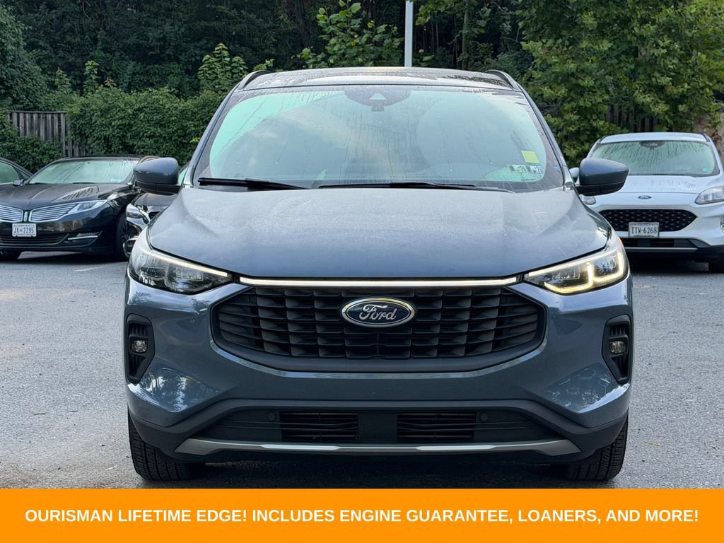 Used 2025 Ford Escape Platinum AWD/4WD image 2
