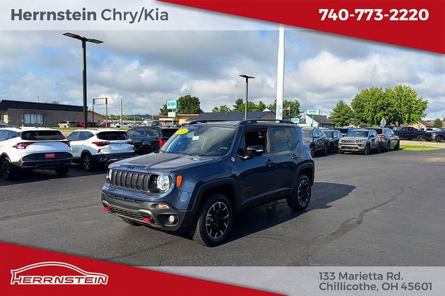 Used 2023 Jeep Renegade Trailhawk AWD/4WD image 3